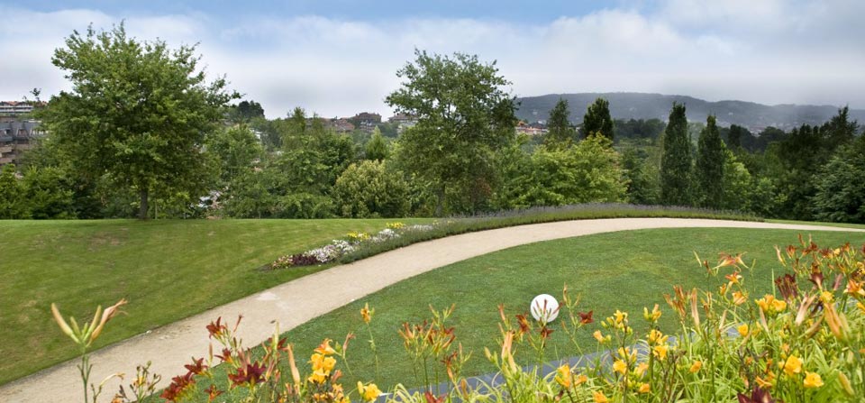 Cuidamos el entorno con responsabilidad ecológica.